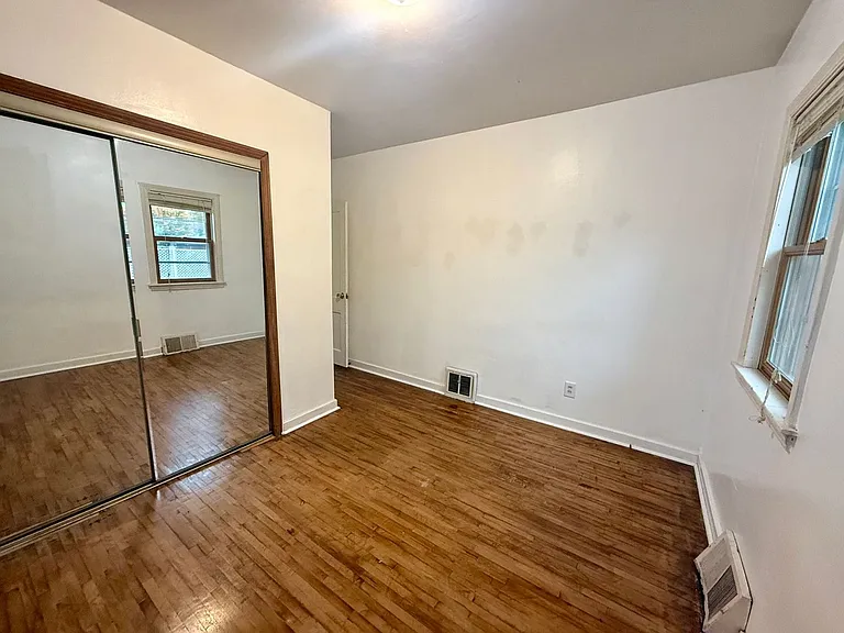 515 W Strowbridge St — Photo 18