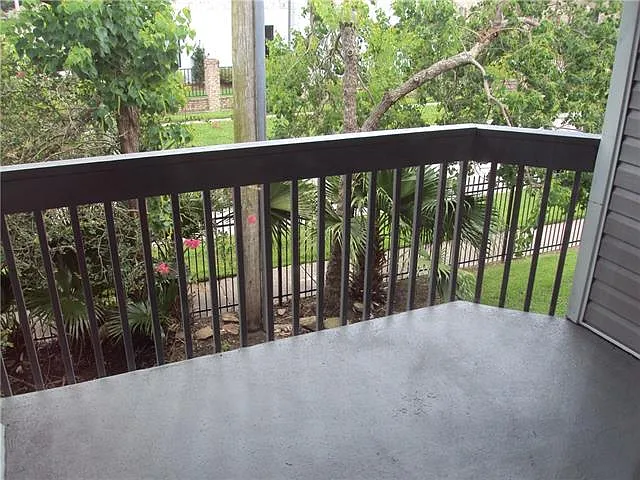 176 Avant Garde Cir #176 — Photo 15