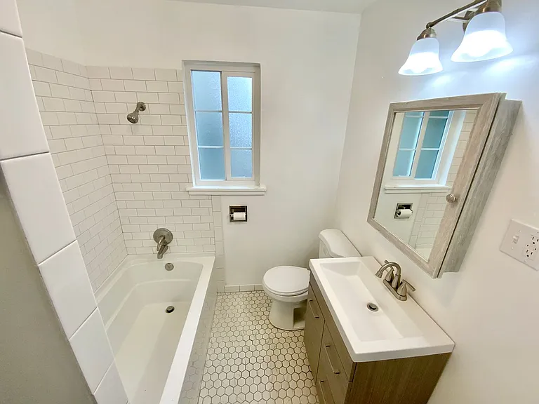 3925 SE Boise St — Photo 34