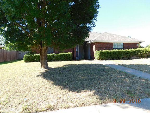 2nd image of 902 Bruce Dr