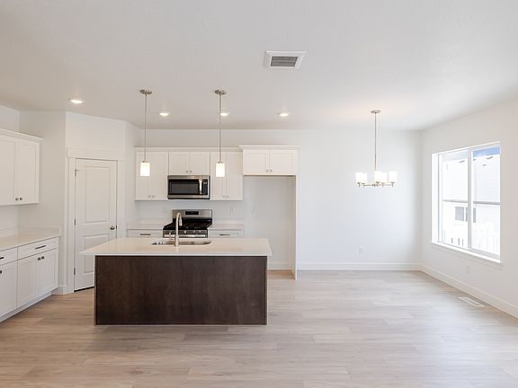 4th image of 4806 S Heartwood Rd #425