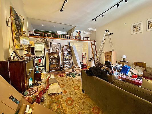 4th image of 45 W 76th St APT 3