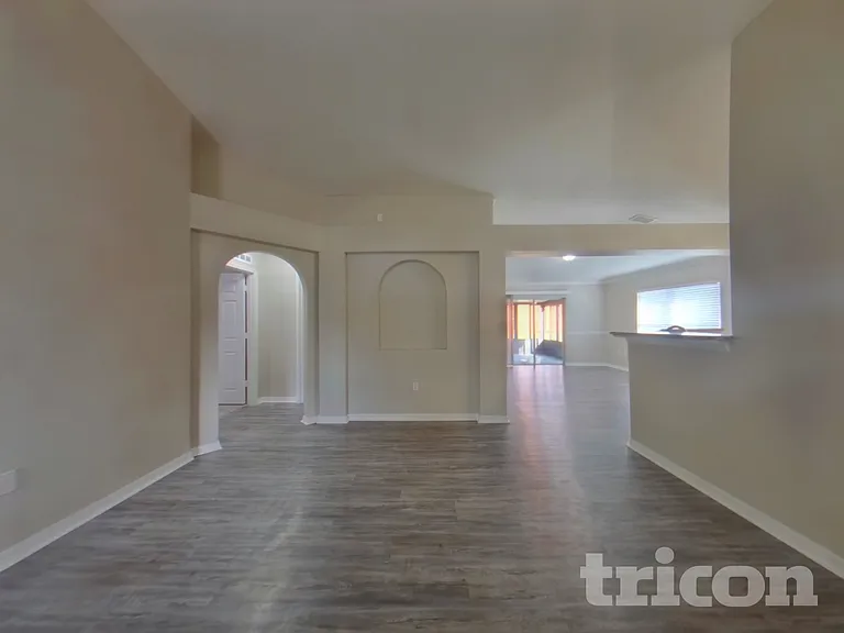 1120 Imperial Eagle St — Photo 3