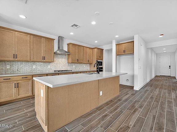 5th image of 31040 N CALABASAS Lane