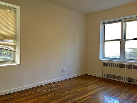 5th image of 6712 Yellowstone Blvd #1122