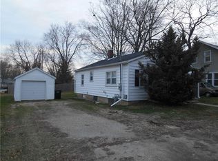 1205 Adams Ave, Charleston, IL 61920