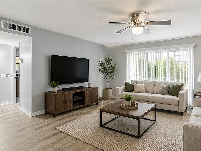 306 Circle Dr S #104 — Photo 2