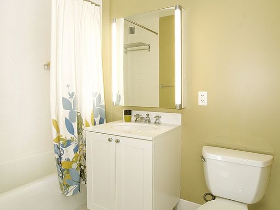 4th image of 4705 Center Blvd APT 1905