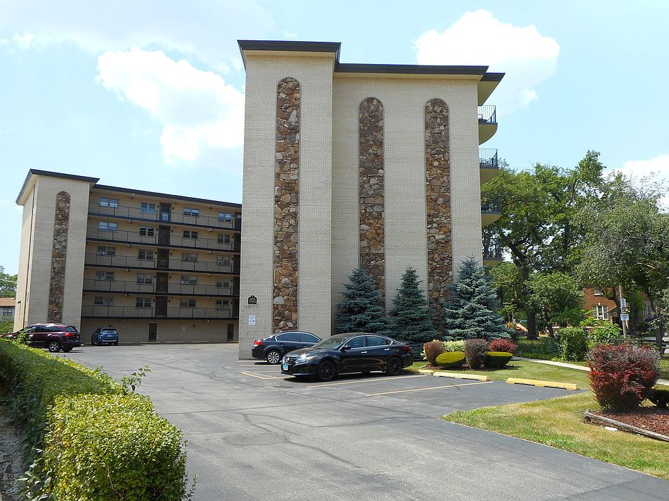 1st image of 4572 N Milwaukee Ave APT 4G