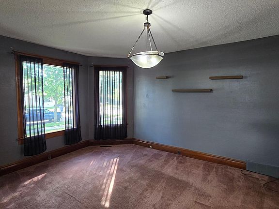 4th image of 618 1st Ave