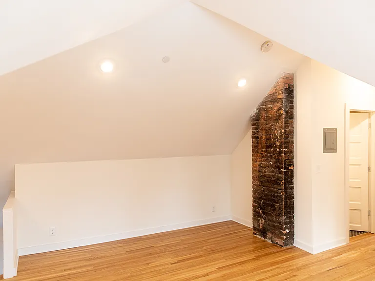 569 Linwood Ave #2 — Photo 24