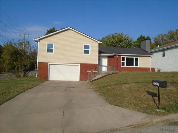 2008 4th Ave, Leavenworth, KS 66048