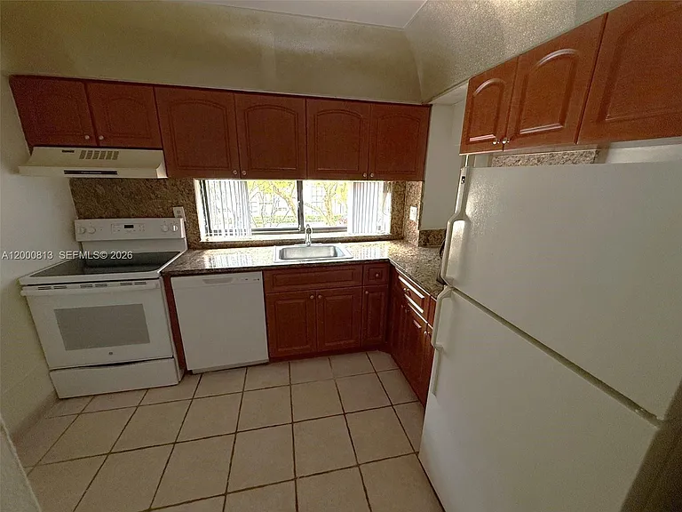 16919 N Bay Rd #314 — Photo 31