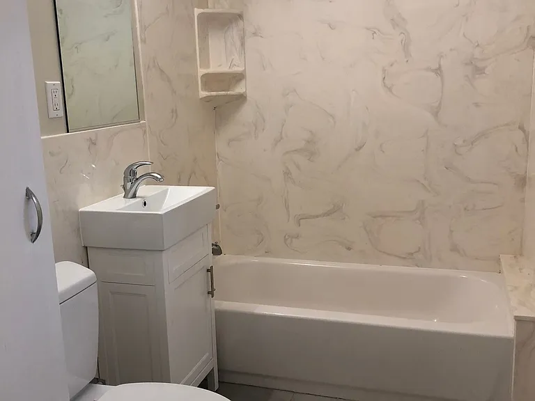 118 E Moltke St #41 — Photo 10