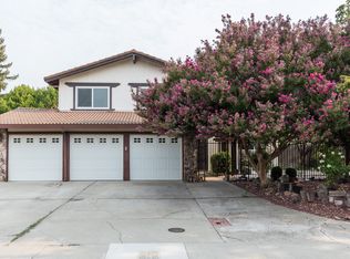 12 Shady River Cir, Sacramento, CA