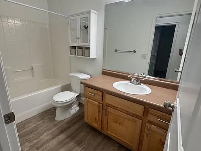 472 N 2480 W — Photo 9