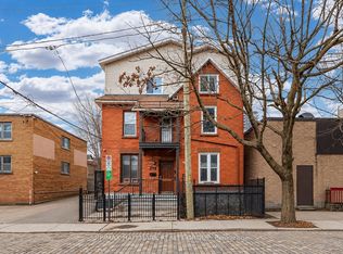 172 Cobourg St #2, Ottawa, ON K1N8H5