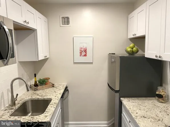 1931 N Cleveland St APT 410, Arlington, VA 22201