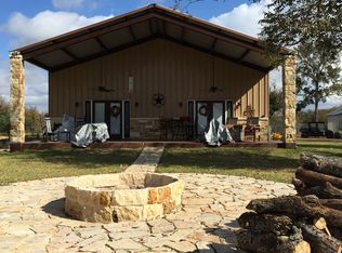 11454 High Hill Ln, Hearne, TX 77859