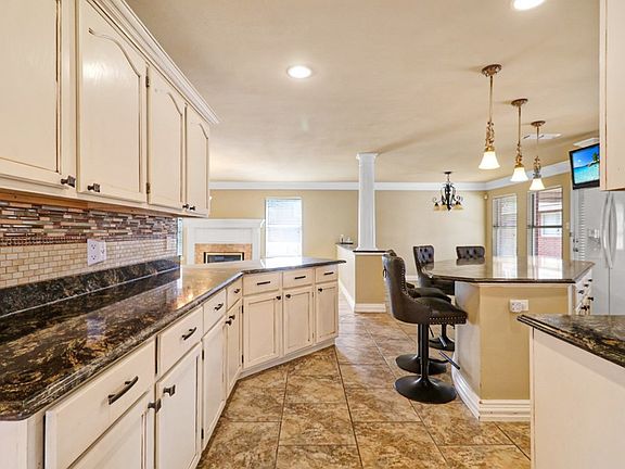 3rd image of 1 Pinon Ct