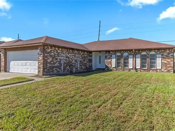2440 W Sunny Meade Dr, Harvey, LA 70058