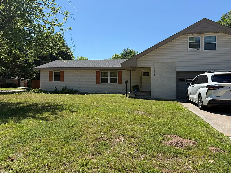 3201 N Mueller Ave — Photo 3