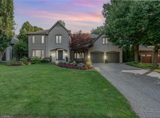 9 Flanders Dr, Hamilton, ON L8B 0G6