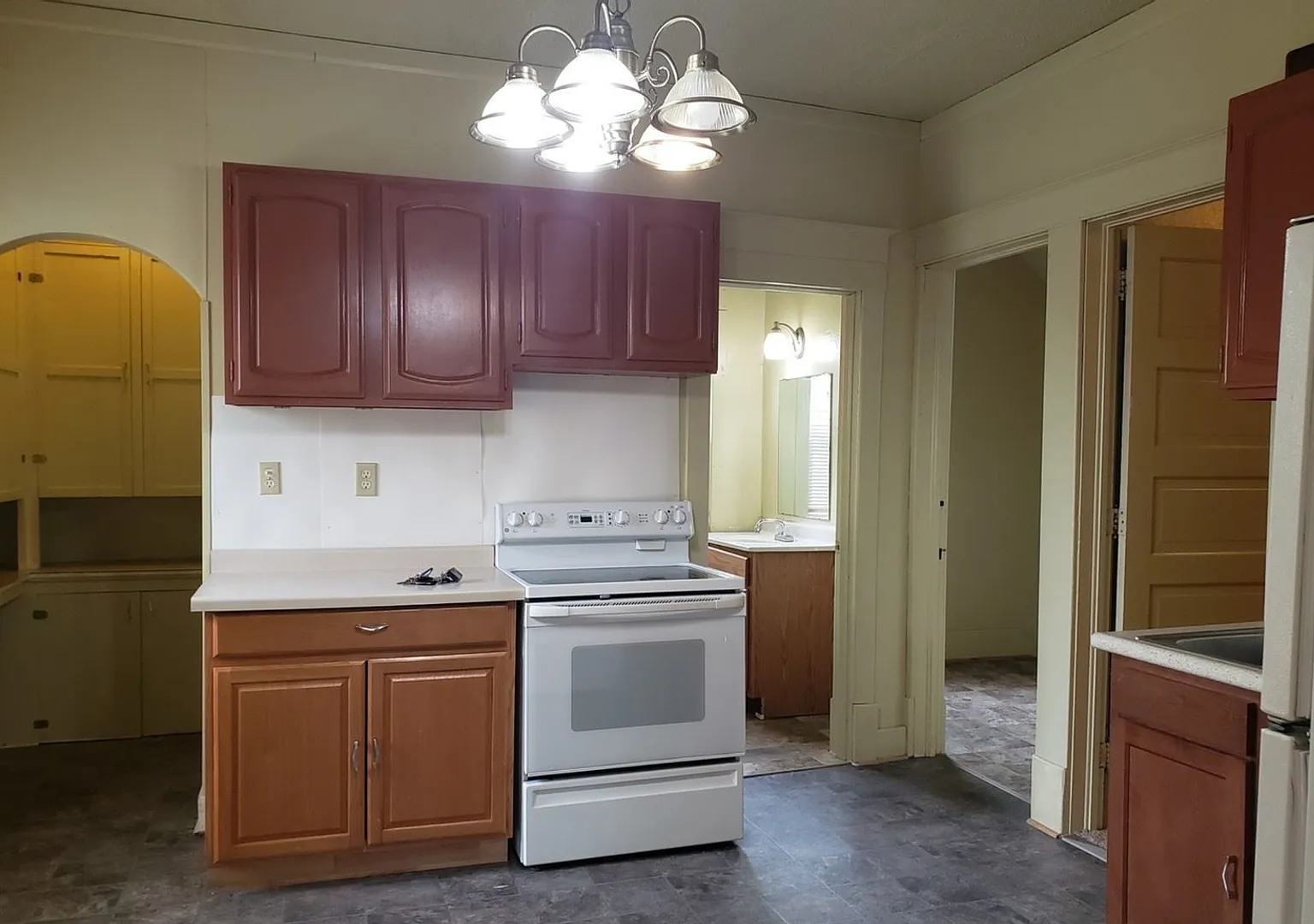 802 S 1st Avenue — Photo 4