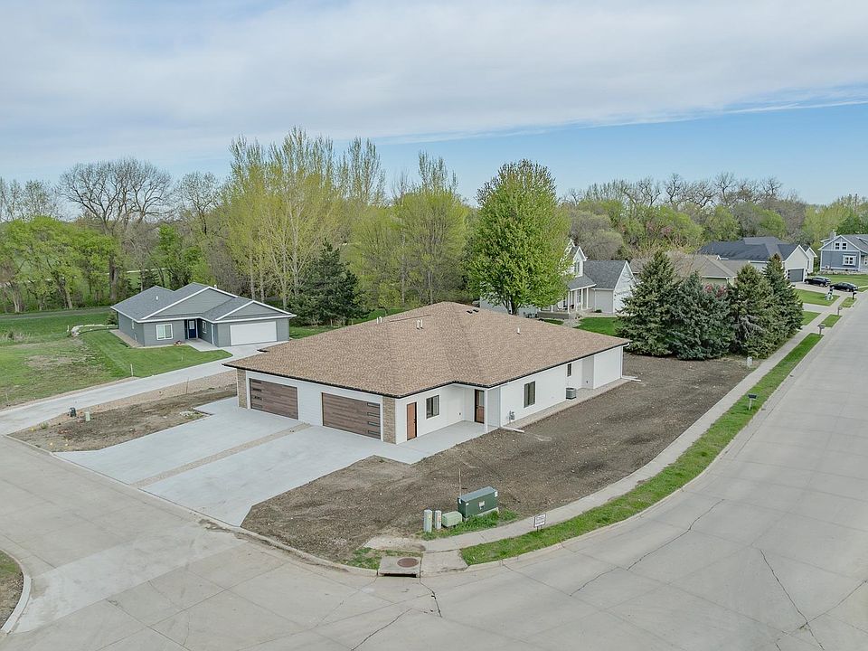 1st image of 3102 Spruce Ct #B