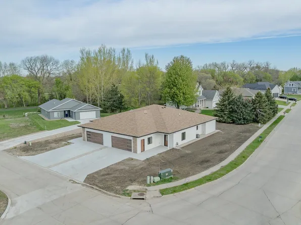 3102 Spruce Ct #B, Spirit Lake, IA 51360