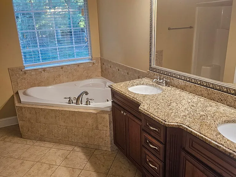 9376 Carnes Crossing Cir — Photo 10