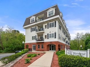 350 Greene St UNIT 204, North Andover, MA 01845