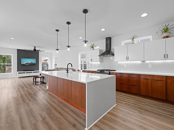 3rd image of 320 S Tarboro St