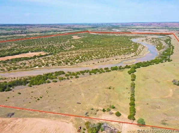 N 2050th Rd, Leedey, OK 73654