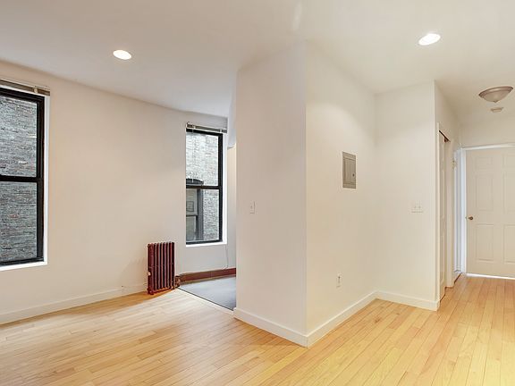 3rd image of 134 E 96th St APT 2A