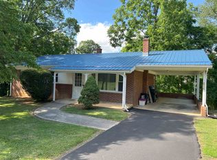 414 Devon Rd, Staunton, VA 24401