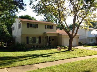 320 Sherrie Ln, Northville, MI 48167