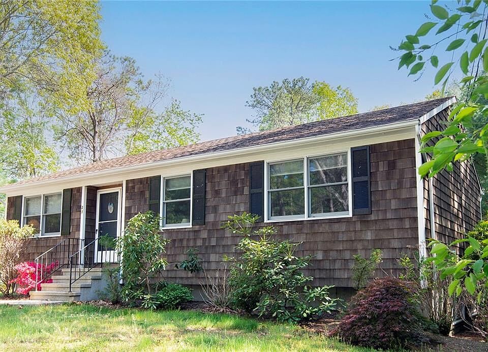 1st image of 21 Mollusk Dr E