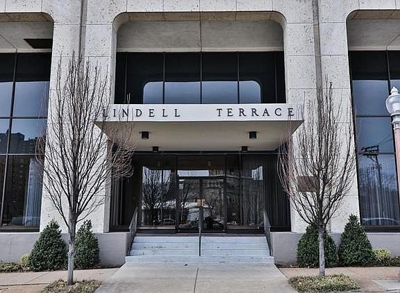 5th image of 4501 Lindell Blvd APT 6B