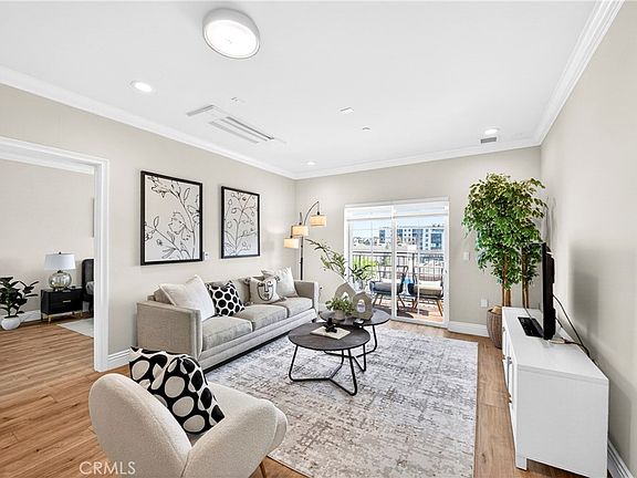 2nd image of 944 S Serrano Ave #306