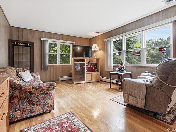 2nd image of 44 Somerset Lane