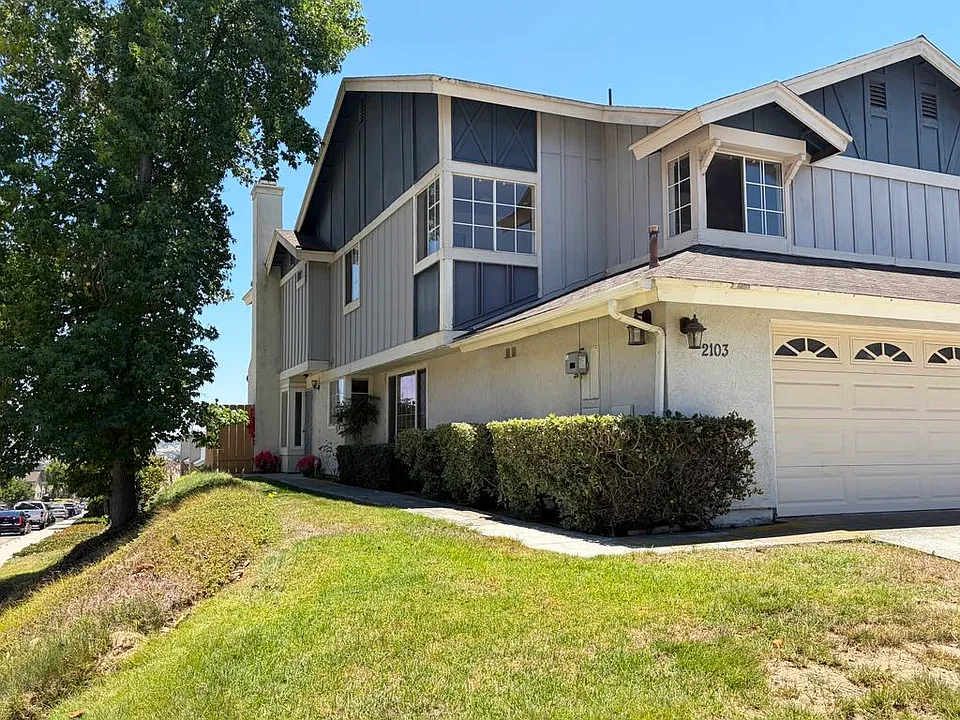 2103 Manzana Way