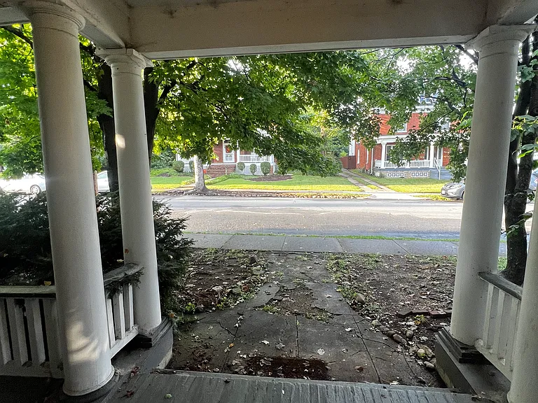 406 Highland Ave SW #2 — Photo 35