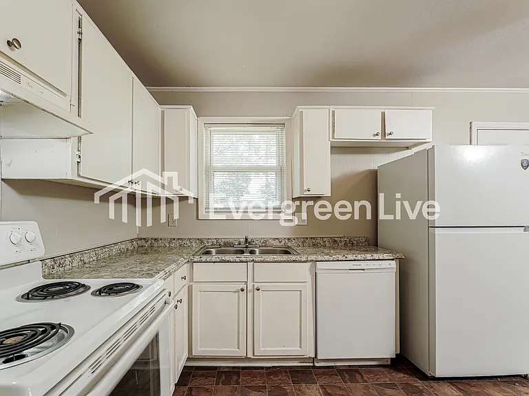 3406 Chadbourne St — Photo 5