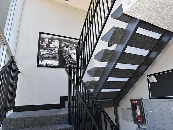 3rd image of 10816 Camarillo St #4