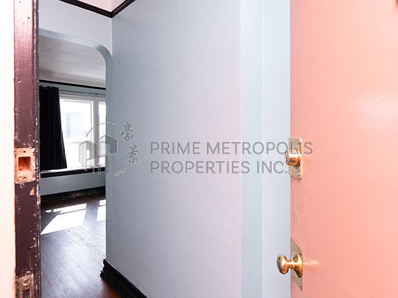 4th image of 407 NE 45th St