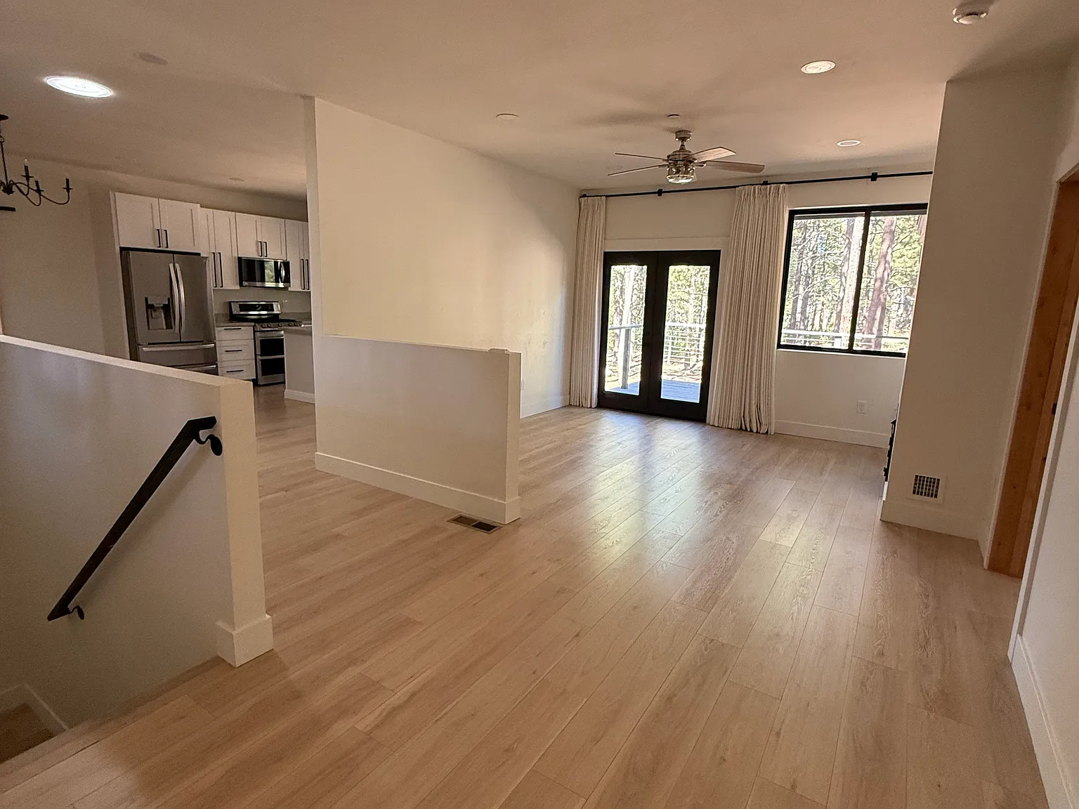 4 bed, 2467 sqft, $3,500 — Photo 4