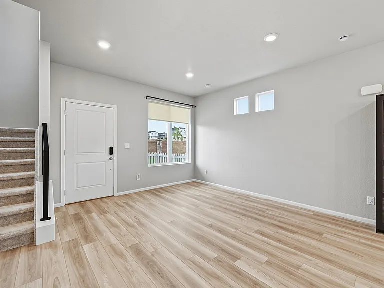5764 Dakan Loop — Photo 3