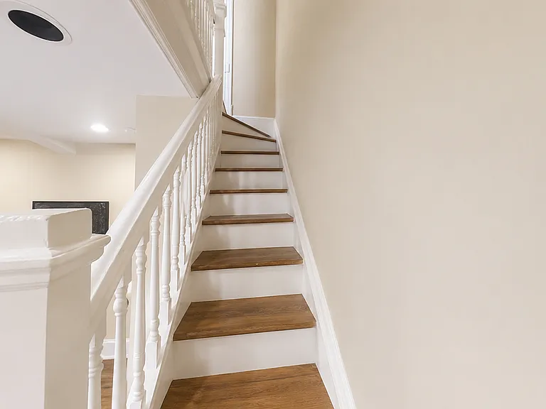 1826 Ingleside Ter NW — Photo 7
