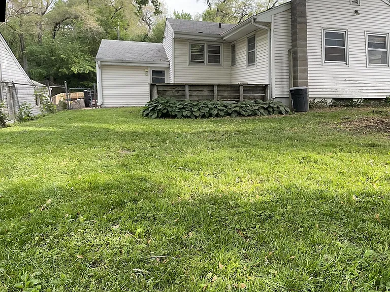 5818 Pratt St — Photo 13